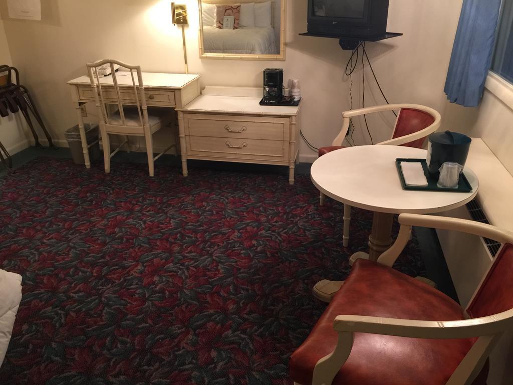 Cedar Motor Inn Marquette Habitación foto