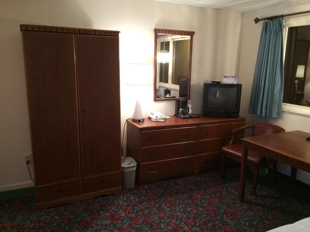 Cedar Motor Inn Marquette Habitación foto