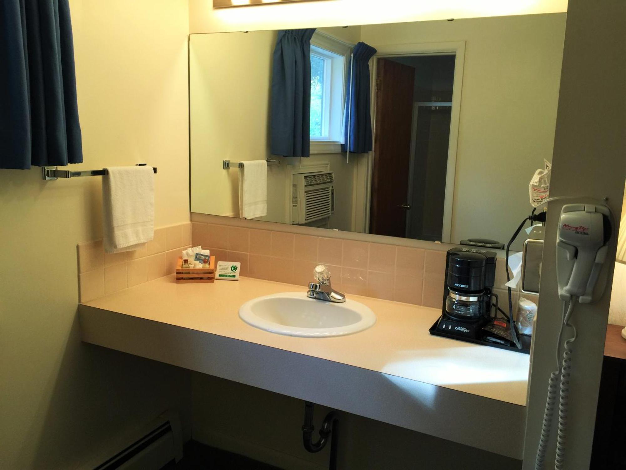 Cedar Motor Inn Marquette Habitación foto